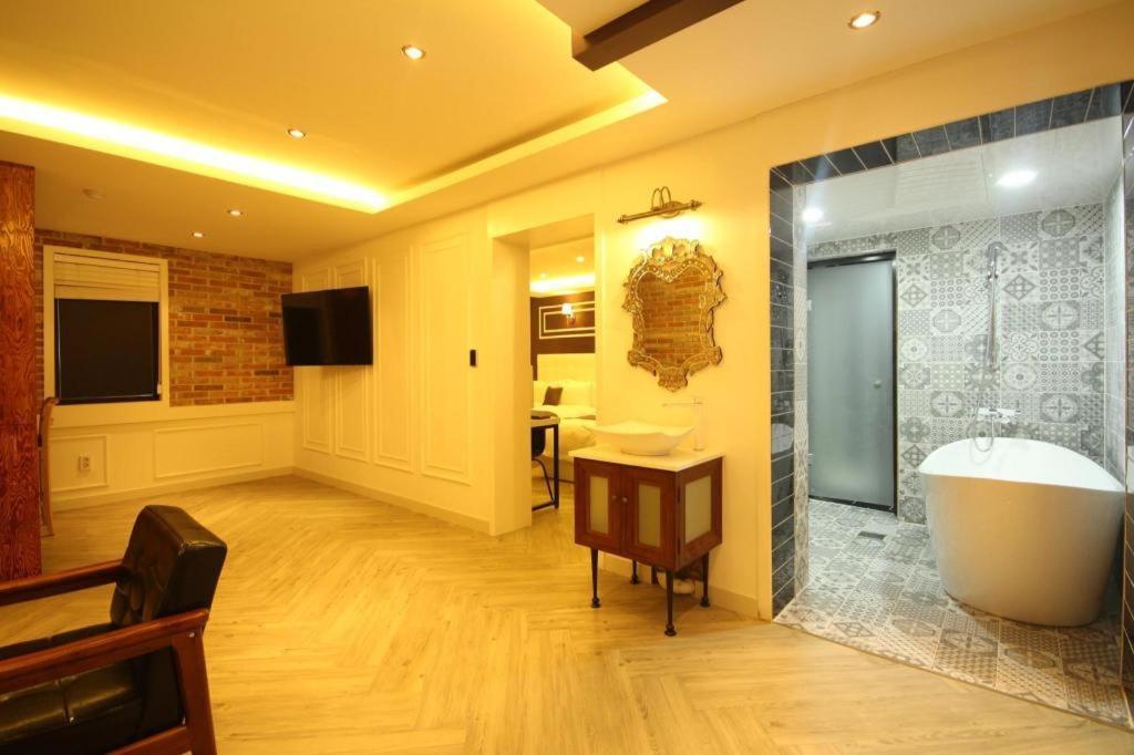 Gray Hotel Busan Exterior foto